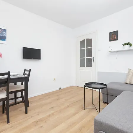Stylowe Studio W Poblizu Opery Lesnej By Rent Like Lejlighed